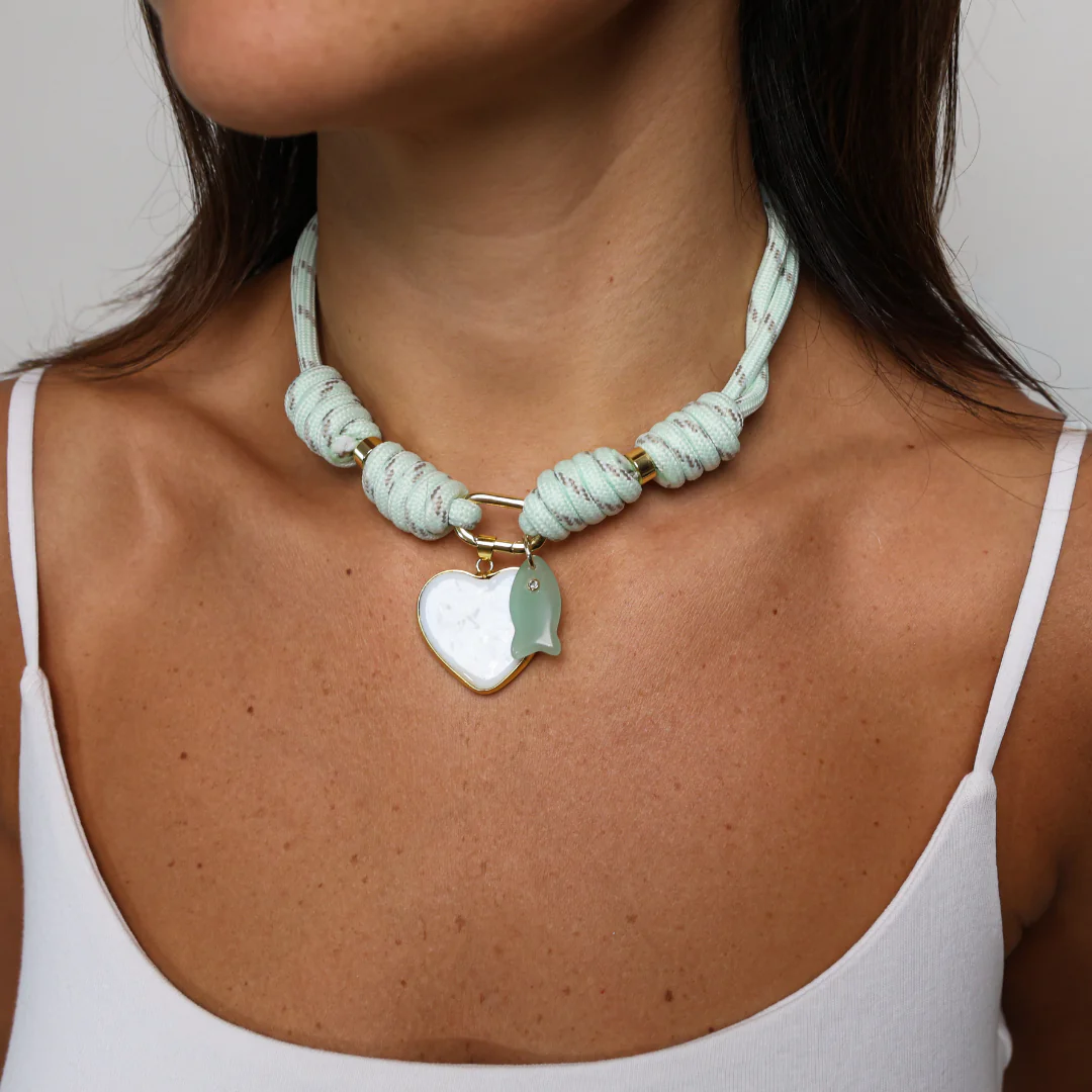POP UPS X HANNAH B BOAT ROPE MINTY GREEN NECKLACE WITH WHITE HEART & GREEN FISH - Image 4